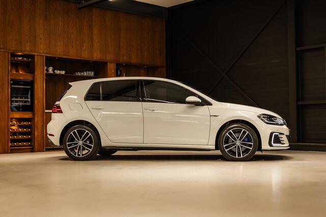 Volkswagen GOLF 1.4 TSI PHEV GTE Virtueel Cockpit | Trekhaak | Apple Carplay