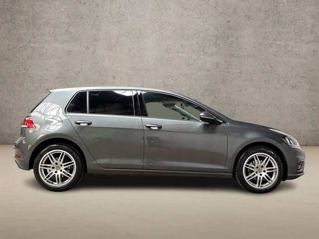 Volkswagen GOLF 1.0 TSI Sportline (APPLE CARPLAY, CLIMATE, GETINT GLAS, SPORTSTOELEN, LM VELGEN, CRUISE, NIEUWE APK, NIEUWSTAAT)