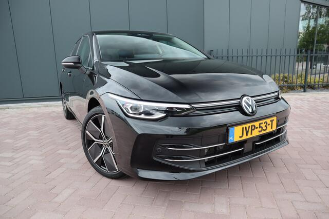 Volkswagen GOLF 1.5 eHybrid Style Edition 266 PK Matrix Koplampen Electrische stoel met masage Uitklapbare trekhaak Etc. Etc.