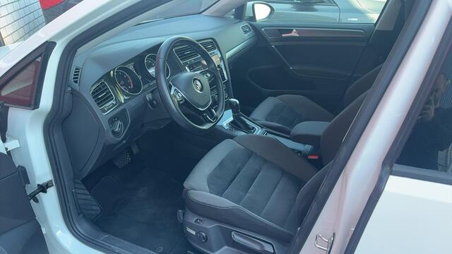 Volkswagen GOLF Variant 1.0 TSI Comfortline Business AUTOMAAT / CARPLAY / STOELVERW / NAVI / CLIMA / PDC / BLUETOOTH / ACC / NL-AUTO