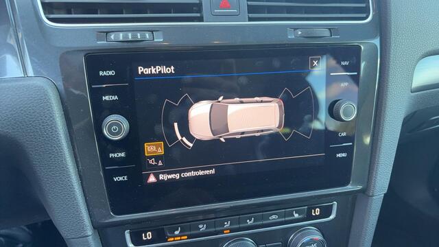 Volkswagen GOLF Variant 1.0 TSI Comfortline Business AUTOMAAT / CARPLAY / STOELVERW / NAVI / CLIMA / PDC / BLUETOOTH / ACC / NL-AUTO