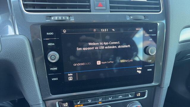 Volkswagen GOLF Variant 1.0 TSI Comfortline Business AUTOMAAT / CARPLAY / STOELVERW / NAVI / CLIMA / PDC / BLUETOOTH / ACC / NL-AUTO