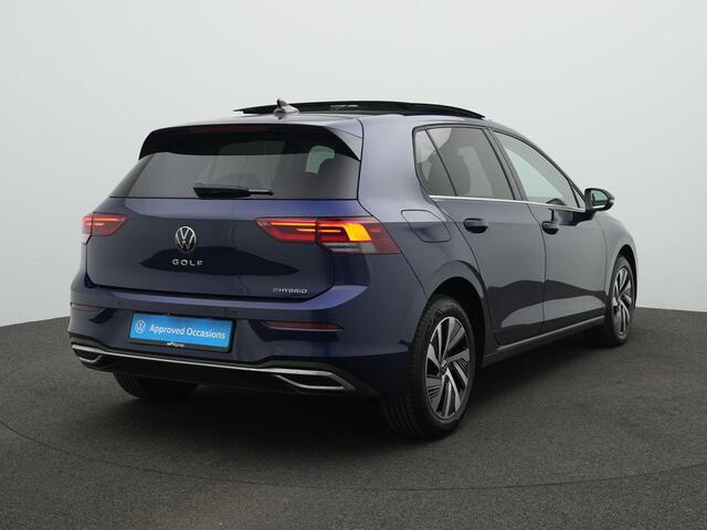 Volkswagen GOLF 1.4 eHybrid 204 pk Style | Panoramadak | Geheugen-/massagestoel | Adaptief onderstel | Head-up display | Stuur-/stoelverwarming | Achteruitrijcamera