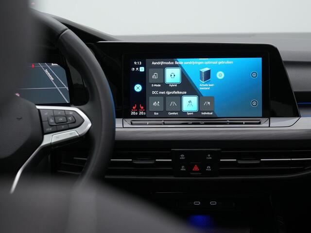 Volkswagen GOLF 1.4 eHybrid 204 pk Style | Panoramadak | Geheugen-/massagestoel | Adaptief onderstel | Head-up display | Stuur-/stoelverwarming | Achteruitrijcamera