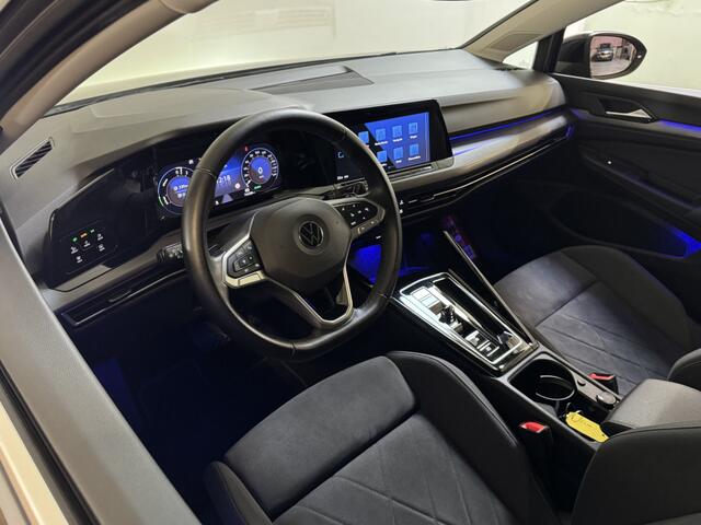 Volkswagen GOLF 1.4 eHybrid 204PK DSG STYLE CAMERA/CARPLAY/SFEERVERL.