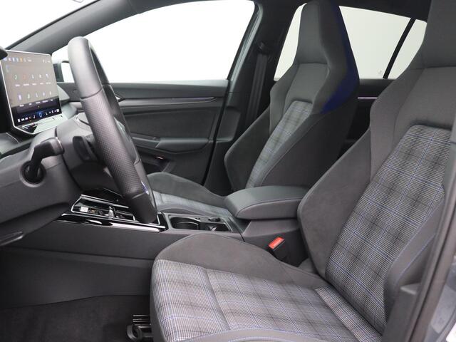 Volkswagen GOLF 1.5 eHybrid GTE 272PK DSG Panoramadak, Trekhaak, Matrix LED-Verlichting, Head-Up Display, Keyless, Side Assist, 18" LM Velgen, 360gr. Camera