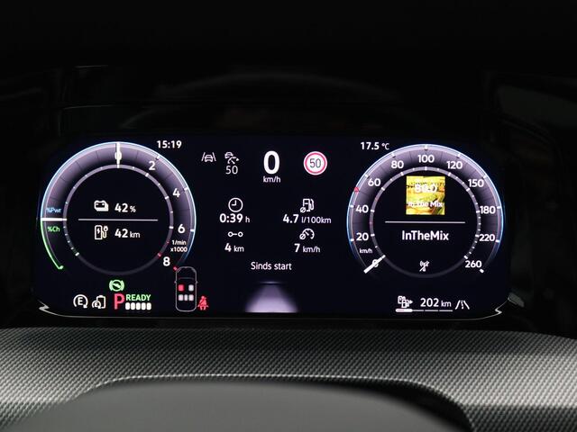 Volkswagen GOLF 1.5 eHybrid GTE 272PK DSG Panoramadak, Trekhaak, Matrix LED-Verlichting, Head-Up Display, Keyless, Side Assist, 18" LM Velgen, 360gr. Camera