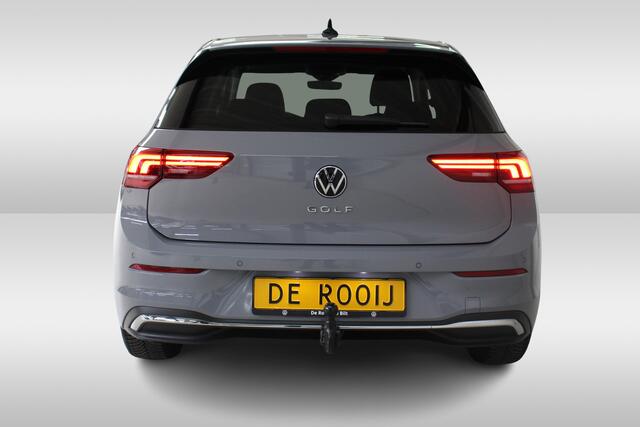 Volkswagen GOLF 1.5 TSI Goal Navigatie | 4-Seizoenen banden | Parkeersensoren | Fabrieksgarantie