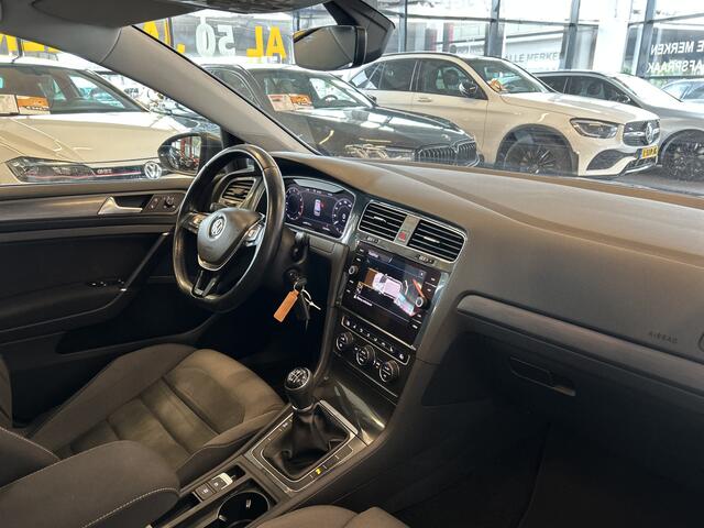 Volkswagen GOLF 1.0 TSI R-Line | Panoramadak | Digital dashboard | Stoelmassage+Verwarming | Adaptieve cruise control | Achteruitrijcamera | Climate control | Apple carplay | Elek. inklapbare spiegels | Nederlands geleverd