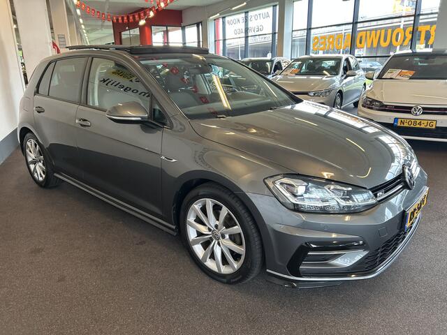 Volkswagen GOLF 1.0 TSI R-Line | Panoramadak | Digital dashboard | Stoelmassage+Verwarming | Adaptieve cruise control | Achteruitrijcamera | Climate control | Apple carplay | Elek. inklapbare spiegels | Nederlands geleverd