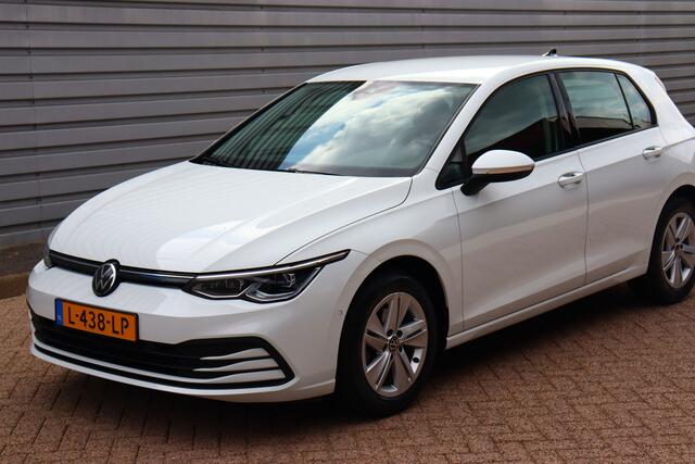 Volkswagen GOLF 1.0 eTSI Life Business O.a: PDC, Camera, Stoel+stuurverw, ACC, Clima, Etc. All-in prijs!
