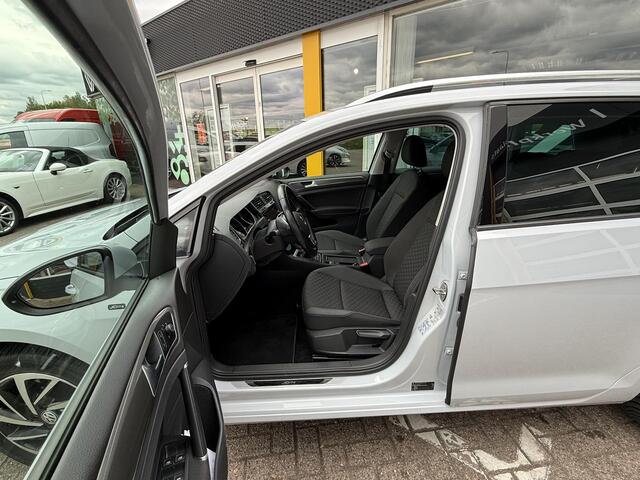 Volkswagen GOLF Variant 1.0 TSI Comfortline | Navigatie | Pack Winter | Climate Control | Parkeersensoren |