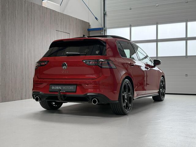 Volkswagen GOLF 8.5 2.0 TSI GTI - FACELIFT - PANORAMADAK - AUTOMAAT - HEAD UP - TREKHAAK - SFEERVERLICHTING - CARBON SPIEGELKAPPEN