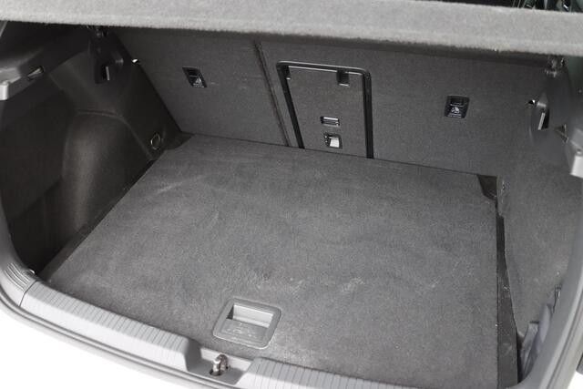 Volkswagen GOLF 1.5 eTSI R-Line 130pk DSG7
