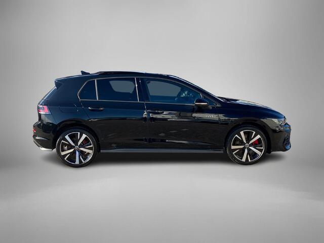 Volkswagen GOLF 1.5eHybrid 200kW/272PK Black Style GTE · Panoramadak · Leder · Trekhaak · Camera · Apple/Android Car Play · Garantie t/m 09-07-2030 of 100000km