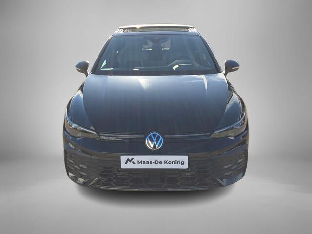 Volkswagen GOLF 1.5eHybrid 200kW/272PK Black Style GTE · Panoramadak · Leder · Trekhaak · Camera · Apple/Android Car Play · Garantie t/m 09-07-2030 of 100000km