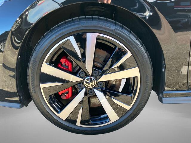 Volkswagen GOLF 1.5eHybrid 200kW/272PK Black Style GTE · Panoramadak · Leder · Trekhaak · Camera · Apple/Android Car Play · Garantie t/m 09-07-2030 of 100000km