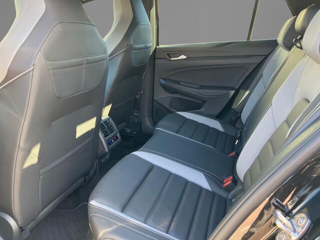 Volkswagen GOLF 1.5eHybrid 200kW/272PK Black Style GTE · Panoramadak · Leder · Trekhaak · Camera · Apple/Android Car Play · Garantie t/m 09-07-2030 of 100000km