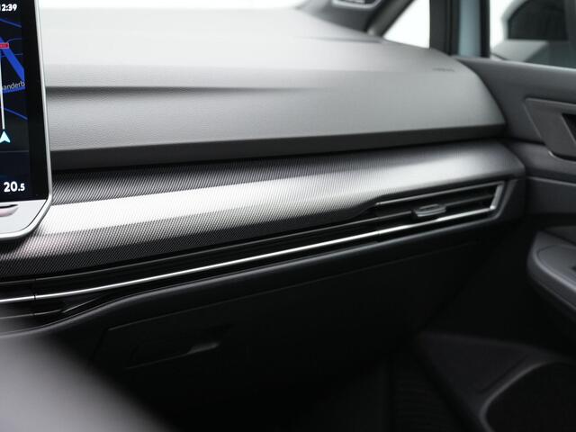 Volkswagen GOLF Variant 1.5 eTSI 150 pk DSG R-Line | Panoramadak | Head-up display | Harman/Kardon | Achteruitrijcamera