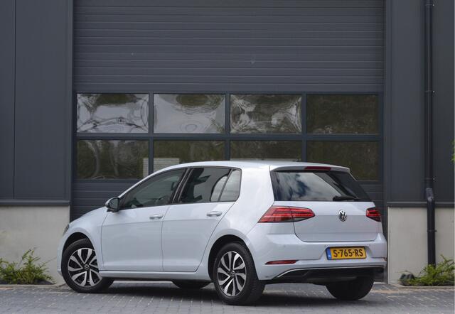 Volkswagen GOLF 1.0 TSI Highline Led | Wegklapbare trekhaak | stoelverwarming