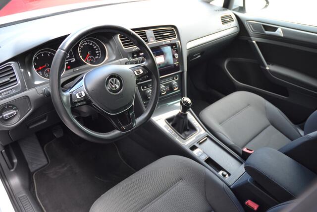 Volkswagen GOLF 1.0 TSI Highline Led | Wegklapbare trekhaak | stoelverwarming