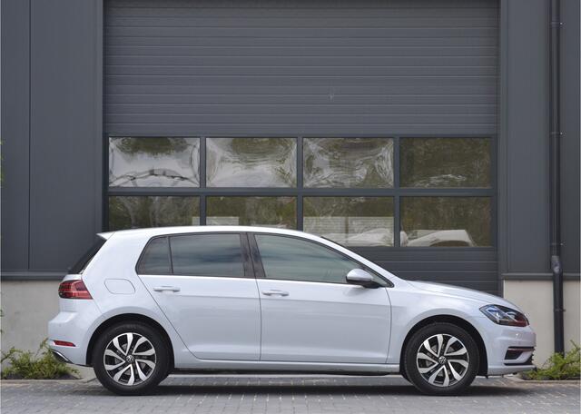 Volkswagen GOLF 1.0 TSI Highline Led | Wegklapbare trekhaak | stoelverwarming