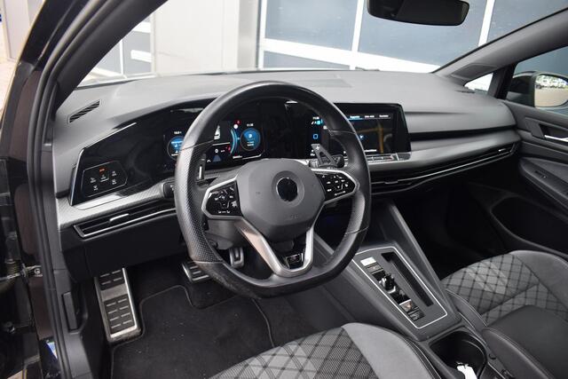 Volkswagen GOLF 1.5 eTSI R-Line Business | Stuur- en Stoelverw. | Sportstoelen Velours | IQ Lights