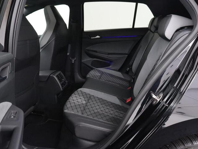 Volkswagen GOLF 1.5 eTSI R-Line | Panoramadak | Stoelverwarming | Matrix LED | Keyless | Sfeerverlichting | Carplay | Adaptive cruise | Navigatie | Side Assist | Park Assist | Stuurverwarming | Sportstoelen