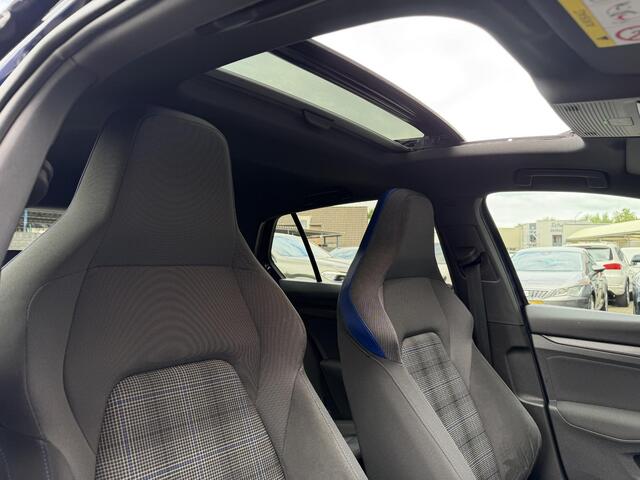 Volkswagen GOLF 1.4 eHybrid GTE 245PK | Pano | BTW-Auto