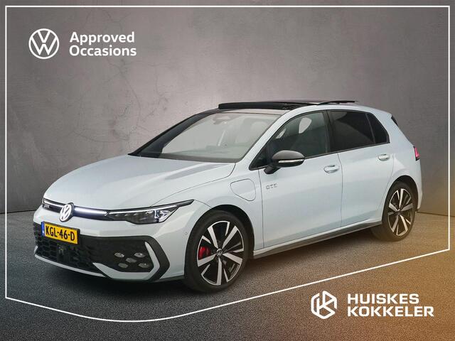 Volkswagen GOLF GTE 1.5 TSI eHybrid 272pk DSG Automaat Panoramadak, Adaptive cruise control, Black style, Navigatie, 360 camera, Stuurwiel verwarmd, LED matrix koplampen