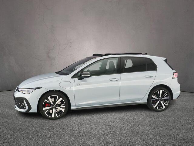 Volkswagen GOLF GTE 1.5 TSI eHybrid 272pk DSG Automaat Panoramadak, Adaptive cruise control, Black style, Navigatie, 360 camera, Stuurwiel verwarmd, LED matrix koplampen