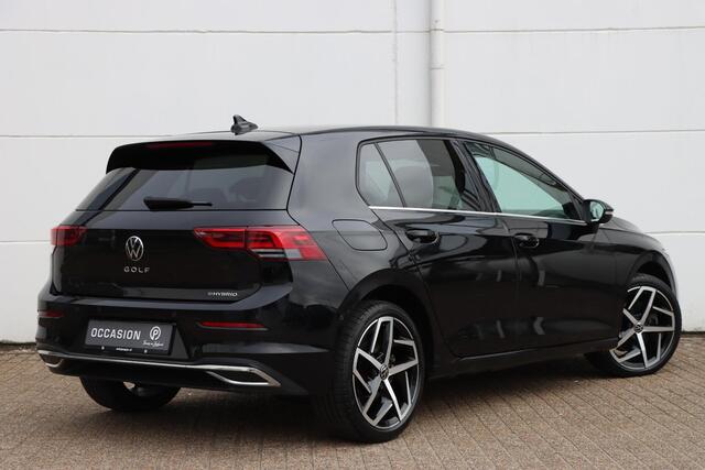 Volkswagen GOLF 1.4 eHybrid Style 204pk DSG6 | SOH 89,8% |