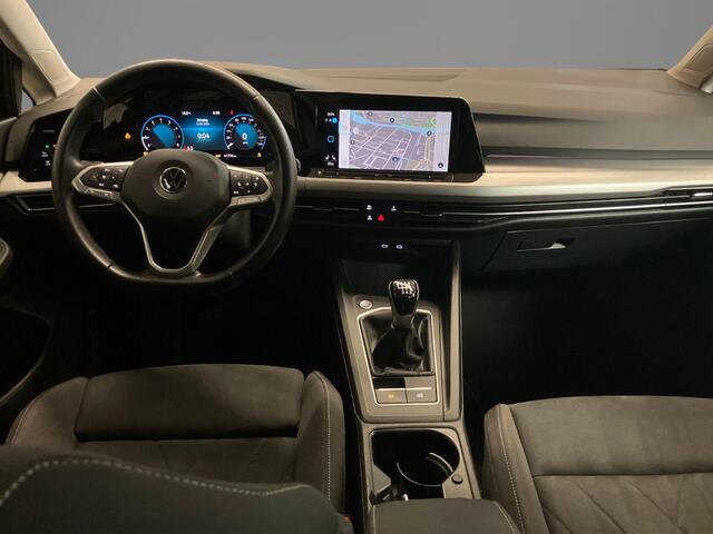 Volkswagen GOLF Variant 1.0TSI/110PK Life Business · Navigatie · Camera + Parkeersensoren · Massage functie