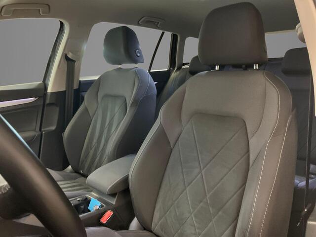 Volkswagen GOLF Variant 1.0TSI/110PK Life Business · Navigatie · Camera + Parkeersensoren · Massage functie
