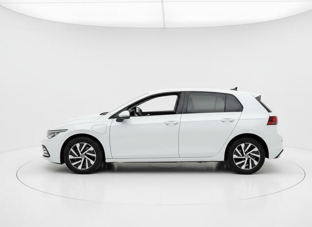 Volkswagen GOLF eHybrid 204PK DSG STYLE CAMERA/NAVI/CARPLAY PLUG IN HYBRIDE