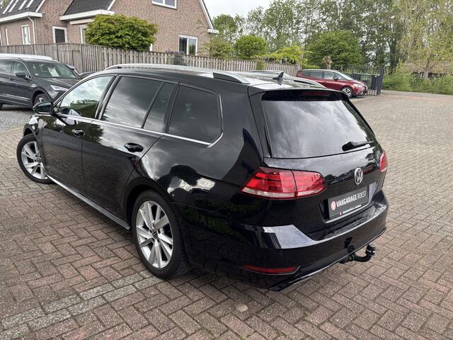 Volkswagen GOLF Variant 1.5 eTSI R-Line Automaat Panoramadak / Trekhaak / Full LED