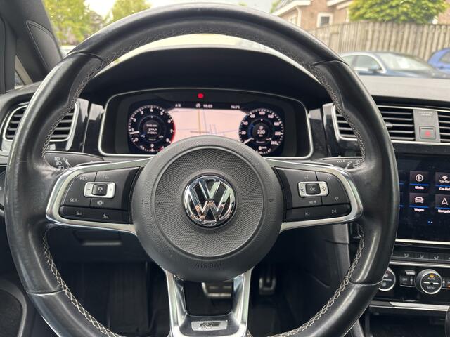 Volkswagen GOLF Variant 1.5 eTSI R-Line Automaat Panoramadak / Trekhaak / Full LED