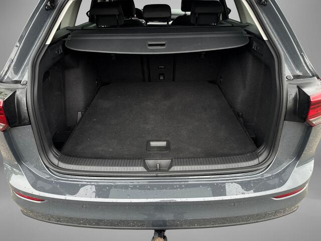 Volkswagen GOLF Variant 1.0 eTSI 110pk DSG Life · Camera · Wegklapbare Trekhaak · P-Sensoren · Sfeerverlichting · Apple/Android Car Play · 16'' Inch · Garantie t/m 25-08-2027 of 100.000km