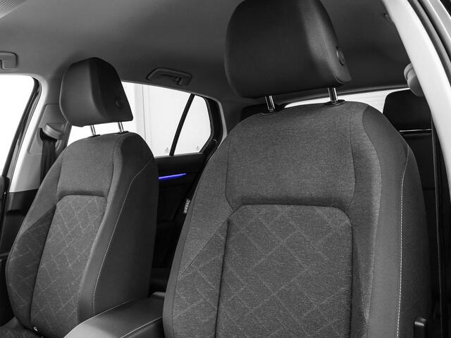 Volkswagen GOLF 1.0 eTSI 110pk DSG Life · Camera · Apple/Android Car Play · Sfeerverlichting · P-Sensoren · Navigatie · 16'' Inch · Garantie t/m 04-02-2028 of 100.000km