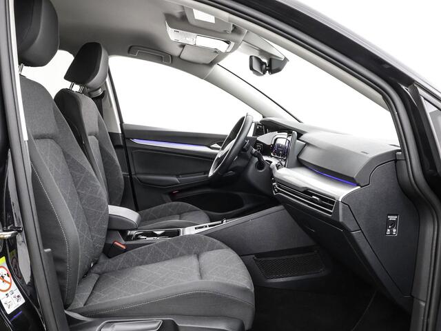Volkswagen GOLF 1.0 eTSI 110pk DSG Life · Camera · Apple/Android Car Play · Sfeerverlichting · P-Sensoren · Navigatie · 16'' Inch · Garantie t/m 04-02-2028 of 100.000km