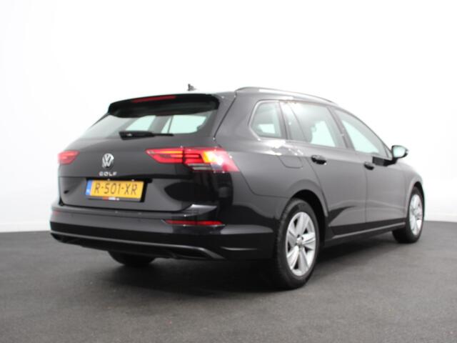 Volkswagen GOLF Variant 1.0 TSI 110pk Life Digitale Cockpit Lichtmetalen Velgen Sfeerverlichting Cruise Control Climate Control Adaptive Parkeer sensoren Navigatie Apple Carplay/Android Auto Bluetooth Keyless start