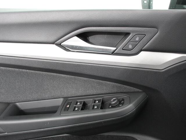 Volkswagen GOLF Variant 1.0 TSI 110pk Life Digitale Cockpit Lichtmetalen Velgen Sfeerverlichting Cruise Control Climate Control Adaptive Parkeer sensoren Navigatie Apple Carplay/Android Auto Bluetooth Keyless start