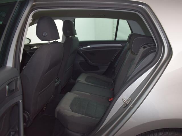 Volkswagen GOLF 1.0 TSI Comfortline Business | CarPlay o Camera o Climate o NAP