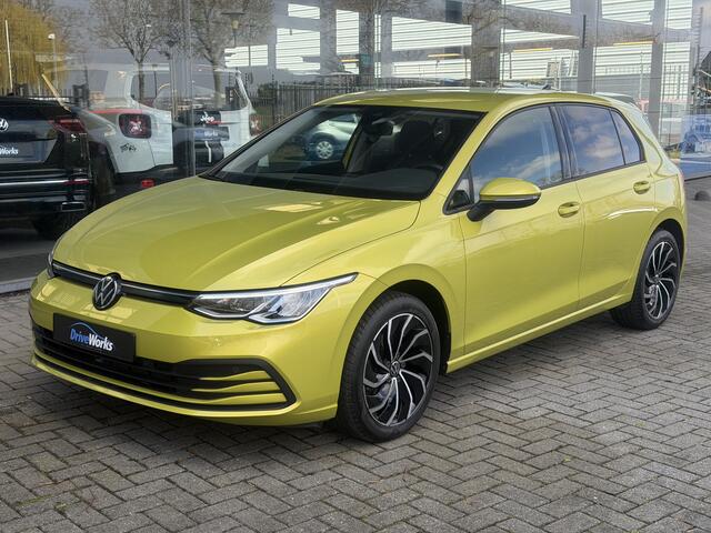 Volkswagen GOLF 8 | Automaat | 1.0 eTSI | Carplay | Adaptive CC | Key-less | Dodehoek-assistent - Noodremsyst assist - Snelh-/afstandsreg- Camera Interesse in een bezichtiging of proefrit, bel of app met 06-24282842 / 06-42130156