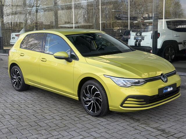 Volkswagen GOLF 8 | Automaat | 1.0 eTSI | Carplay | Adaptive CC | Key-less | Dodehoek-assistent - Noodremsyst assist - Snelh-/afstandsreg- Camera Interesse in een bezichtiging of proefrit, bel of app met 06-24282842 / 06-42130156