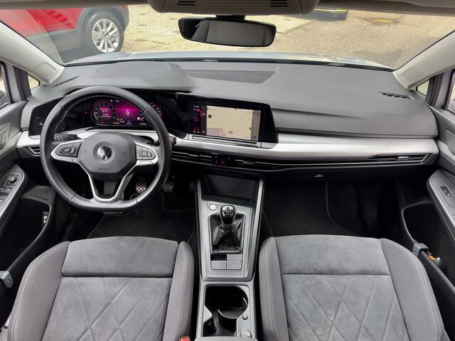 Volkswagen GOLF 1.0 TSI LIFE NAVI DIGI-DASH APPLE-CARPLAY LED LMV PDC