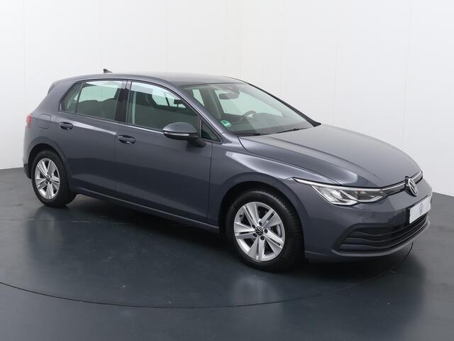 Volkswagen GOLF 1.0 eTSI Life | 110 PK | Automaat | Navigatiesysteem | Adaptive cruise control | Achteruitrijcamera |