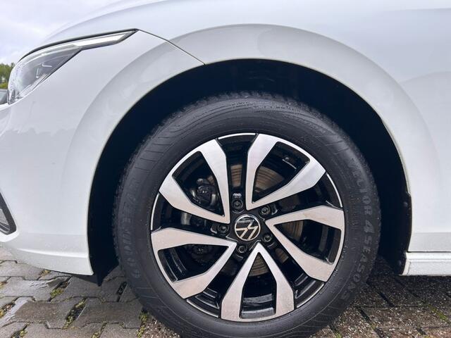 Volkswagen GOLF 1.0 eTSI DSG LIFE ACC/CLIMA/NAVI/CARPLAY/STOEL+STUURVERW
