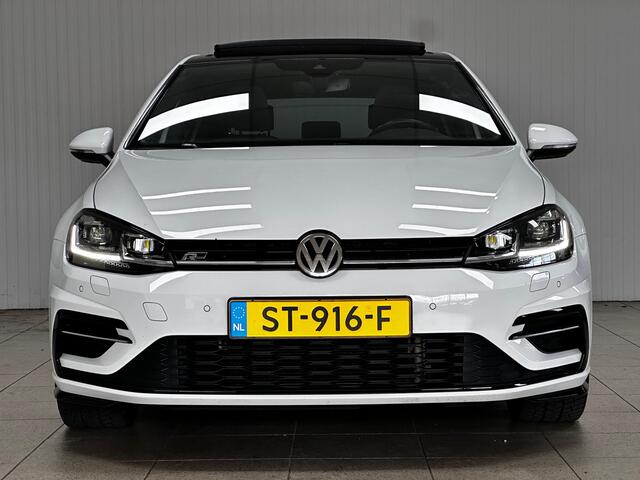 Volkswagen GOLF 1.5 TSI Highline R-Line/ Trekhaak/ 150pk!/ Panorama-Dak/ Virtual Dashb./ Keyless/ Zwarte-Hemel/ Apple + Android/ LED V+A/ 18'' LMV/ DAB+/Dode-Hoek DET./ Stoelverw./ Adaptive Cruise/ PDC V+A/ Extra getint glas.