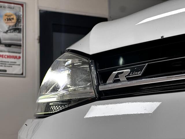 Volkswagen GOLF 1.5 TSI Highline R-Line/ Trekhaak/ 150pk!/ Panorama-Dak/ Virtual Dashb./ Keyless/ Zwarte-Hemel/ Apple + Android/ LED V+A/ 18'' LMV/ DAB+/Dode-Hoek DET./ Stoelverw./ Adaptive Cruise/ PDC V+A/ Extra getint glas.